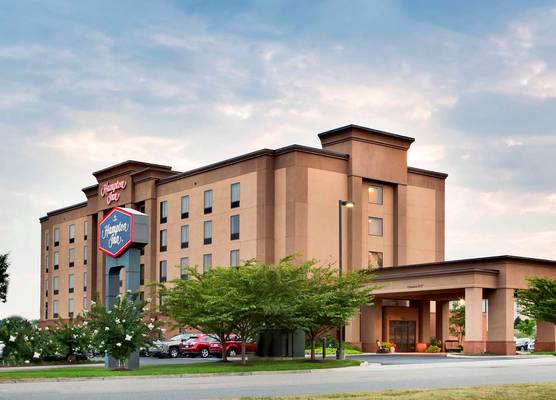 Hampton Inn Harrisonburg - South 1