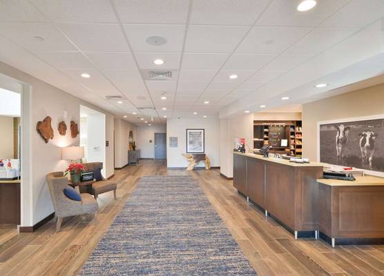 Hampton Inn & Suites Menomonie-UW Stout 1