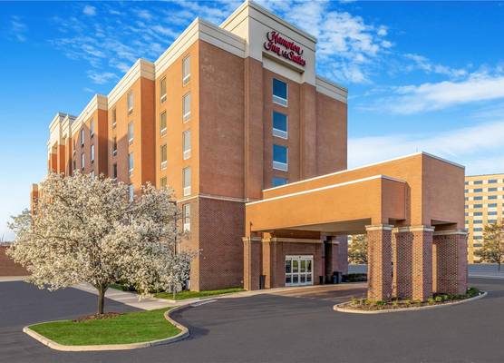 Hampton Inn & Suites Detroit/Airport Romulus 1