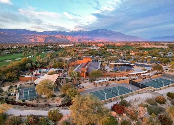 Hilton Grand Vacations Club Palm Desert 1