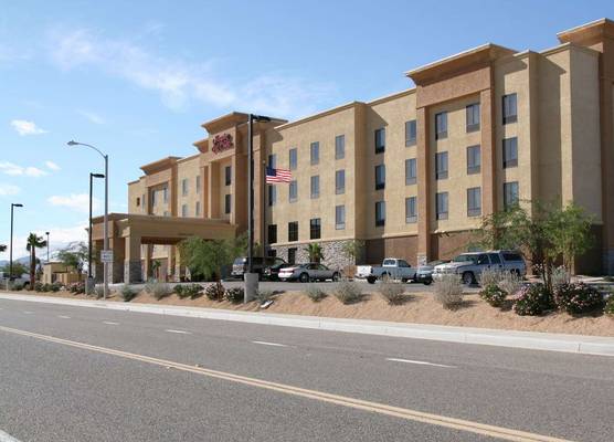 Hampton Inn & Suites Barstow 1