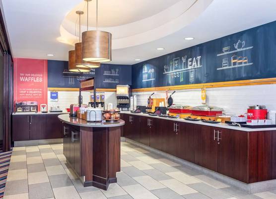 Hampton Inn Orlando Airport 1