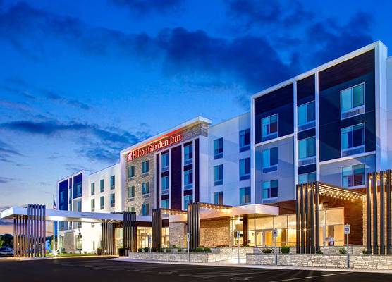 Hilton Garden Inn Cedar Rapids 1