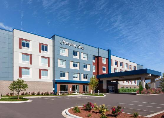 Hampton Inn by Hilton Green Bay Stadium 1