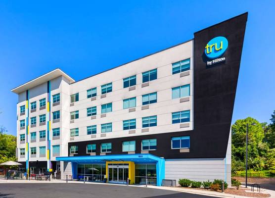 Tru by Hilton Asheville Blue Ridge Parkway 1
