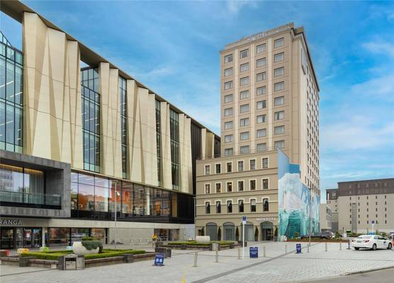 Novotel Christchurch Cathedral Square 1