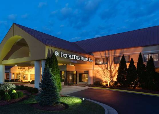 DoubleTree Suites by Hilton Cincinnati - Blue Ash 1