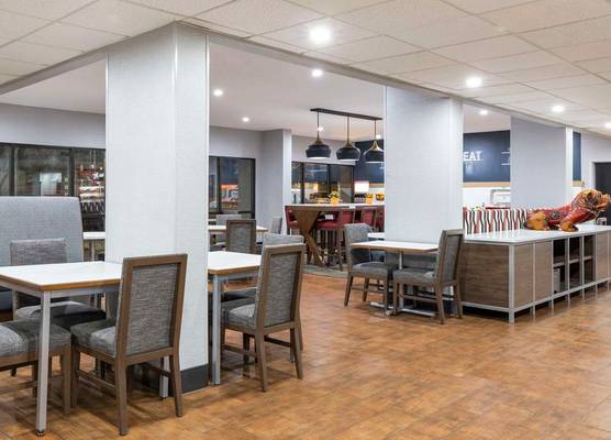 Hampton Inn Athens 1