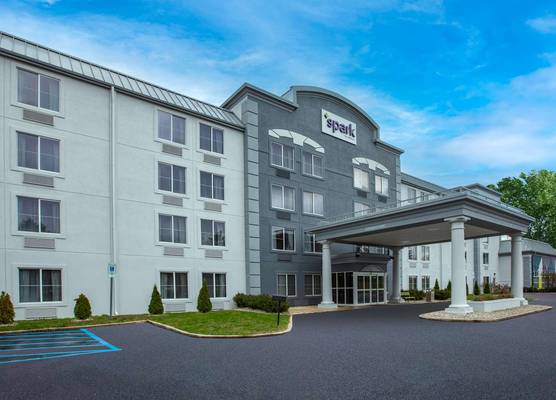 Spark by Hilton Walker Grand Rapids North 1