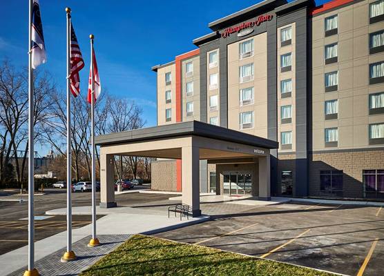Hampton Inn by Hilton Sarnia/Point Edward 1