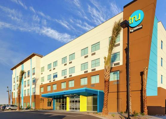 Tru By Hilton Gilbert 1