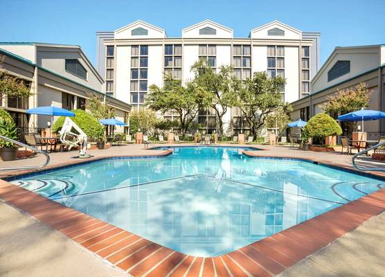 DoubleTree by Hilton DFW Airport North 1