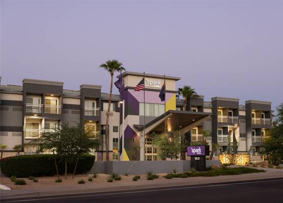 Spark by Hilton Phoenix Tempe Airport 1