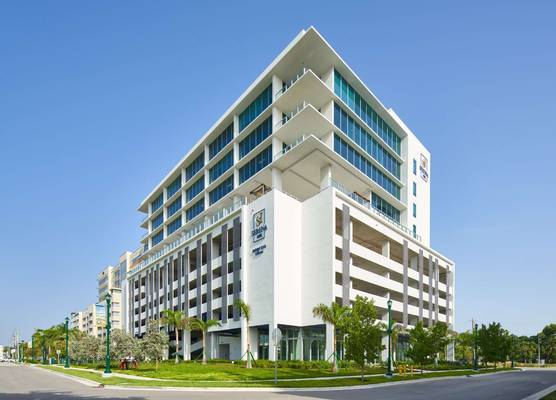 SERENA Hotel Aventura Miami, Tapestry Collection by Hilton 1