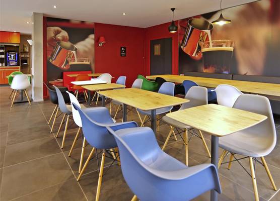 ibis Moulins 1