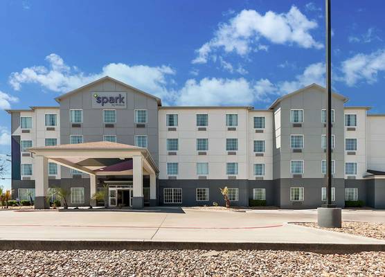 Spark by Hilton Selma 1