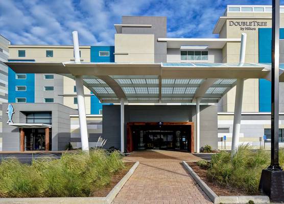 DoubleTree by Hilton Virginia Beach Oceanfront South 1
