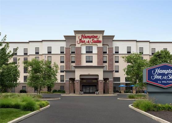 Hampton Inn & Suites Pittsburgh/Harmarville 1