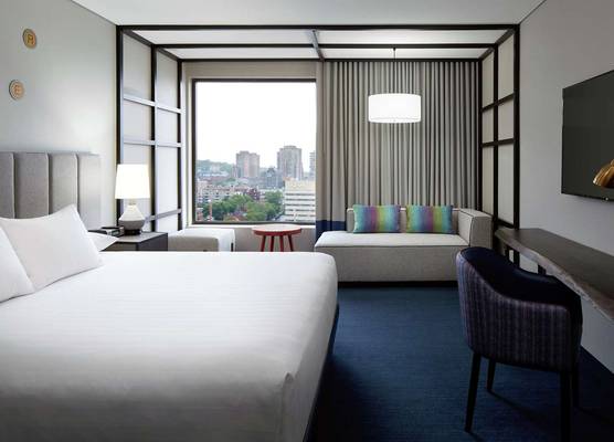 DoubleTree by Hilton Montreal 1