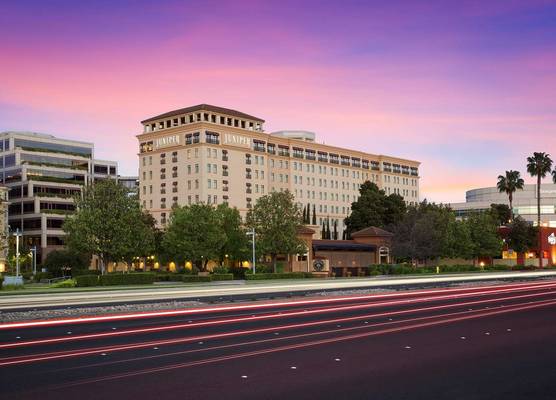 Juniper Hotel Cupertino, Curio Collection by Hilton 1
