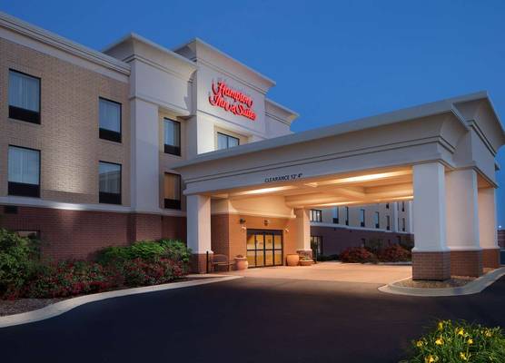 Hampton Inn & Suites Chicago/St. Charles 1