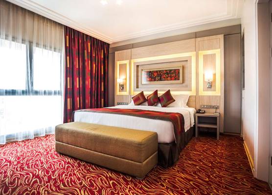 Golden Tulip Le Diplomate 1