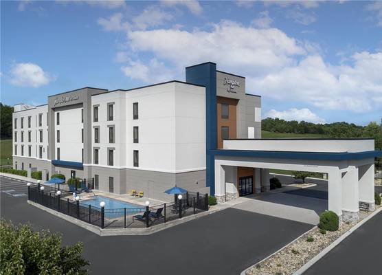 Hampton Inn Lenoir City 1