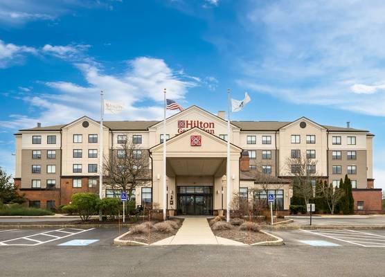 Hilton Garden Inn Plymouth 1