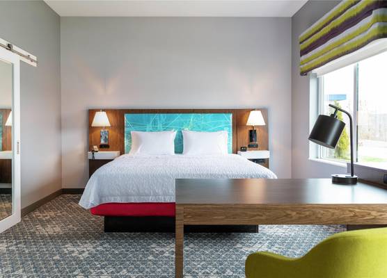 Hampton Inn & Suites Pittsburgh New Stanton PA 1