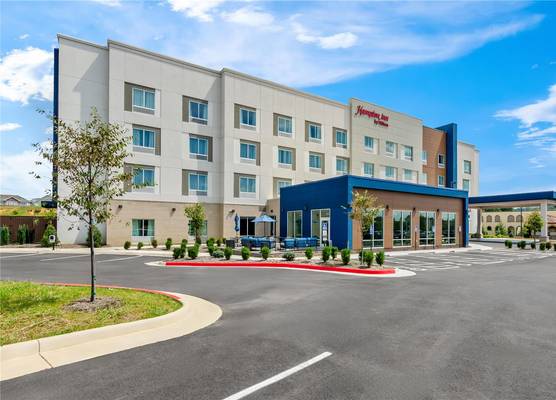 Hampton Inn Daleville 1