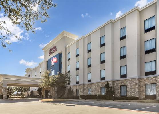 Hampton Inn & Suites Dallas/Plano-East 1