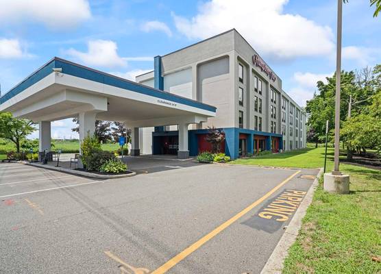 Hampton Inn Ridgefield Park 1