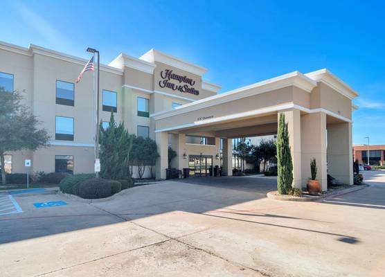 Hampton Inn & Suites Fort Worth-Fossil Creek 1