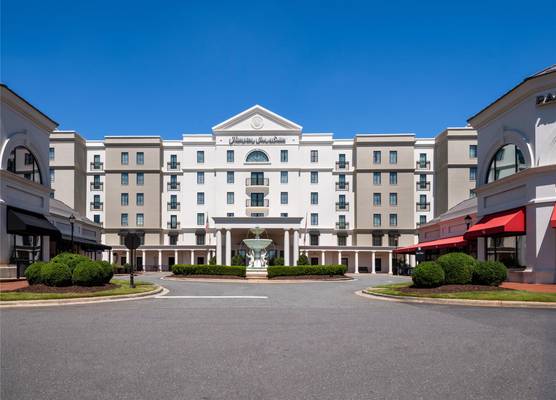 Hampton Inn & Suites Charlotte/SouthPark at Phillips Place 1