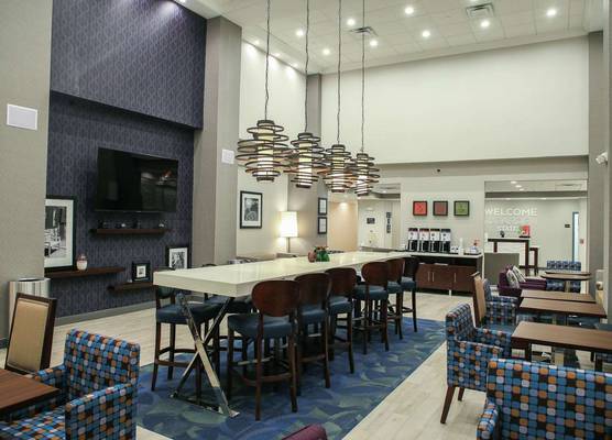 Hampton Inn & Suites Mount Laurel/Moorestown 1