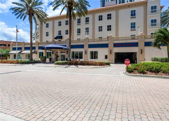 Hampton Inn & Suites St. Petersburg/Downtown 1