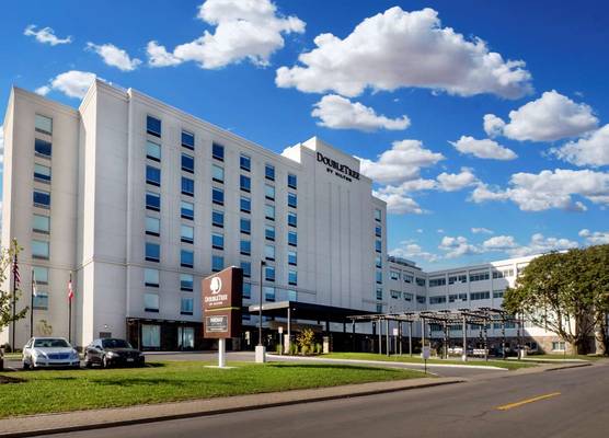 DoubleTree by Hilton Niagara Falls New York 1