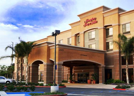 Hampton Inn & Suites Seal Beach 1