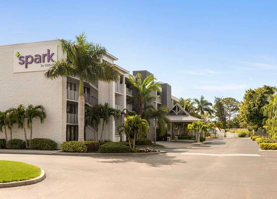 Spark by Hilton Sarasota Siesta Key Gateway 1
