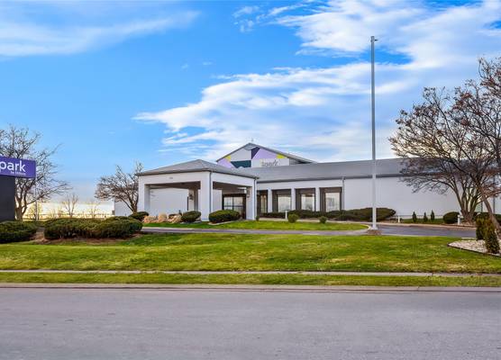 Spark by Hilton Bettendorf Quad Cities 1