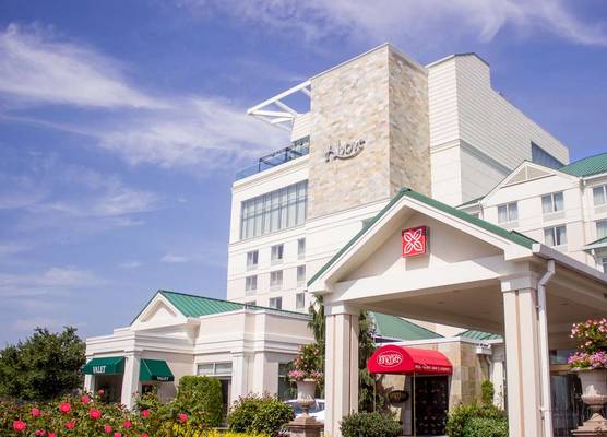 Hilton Garden Inn New York/Staten Island 1