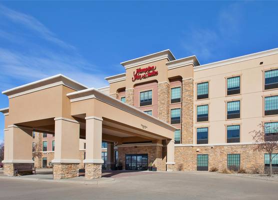 Hampton Inn & Suites St. Cloud, MN 1