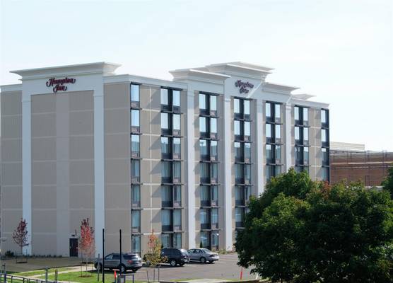 Hampton Inn Green Bay Downtown 1