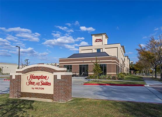 Hampton Inn & Suites Keller Town Center 1
