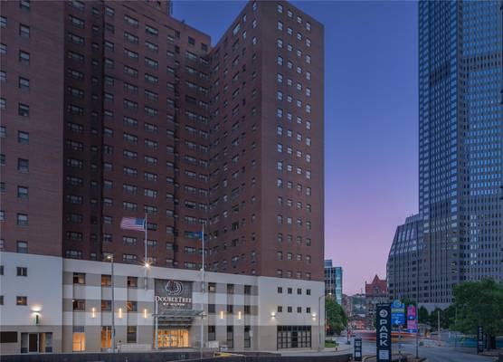 DoubleTree by Hilton Hotel & Suites Pittsburgh Downtown 1
