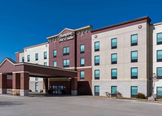 Hampton Inn & Suites Dodge City 1
