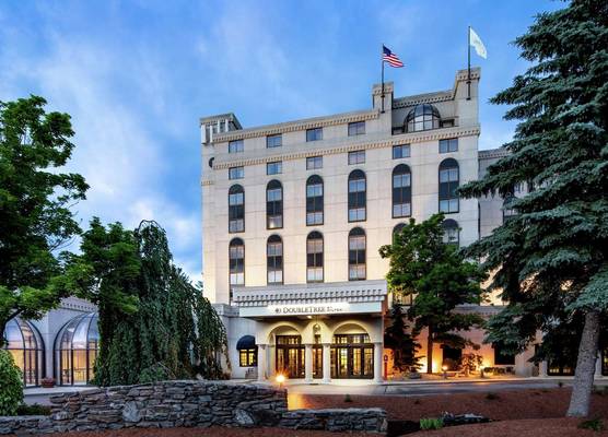 DoubleTree by Hilton Nashua 1