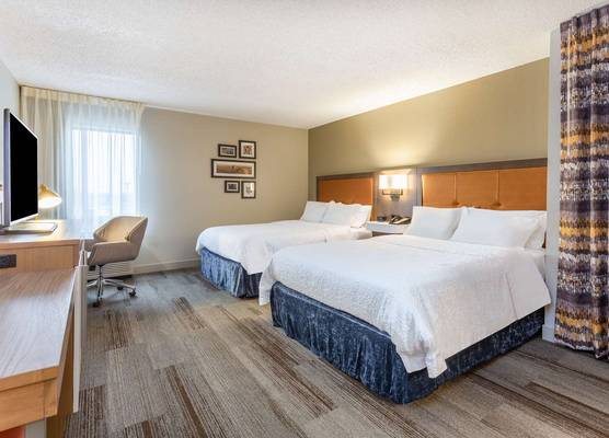 Hampton Inn Cedar Rapids 1