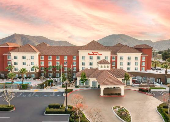Hilton Garden Inn Fontana 1