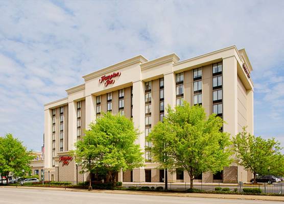 Hampton Inn Louisville Downtown 1